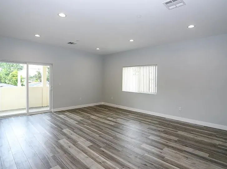 2 bed, 1200 sqft, $2,800 — Photo 4