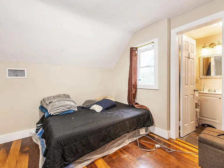 19 Chestnut St — Photo 13