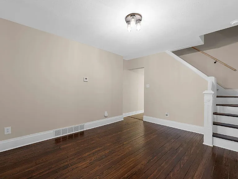 113-115 W Park Ave #113 — Photo 7