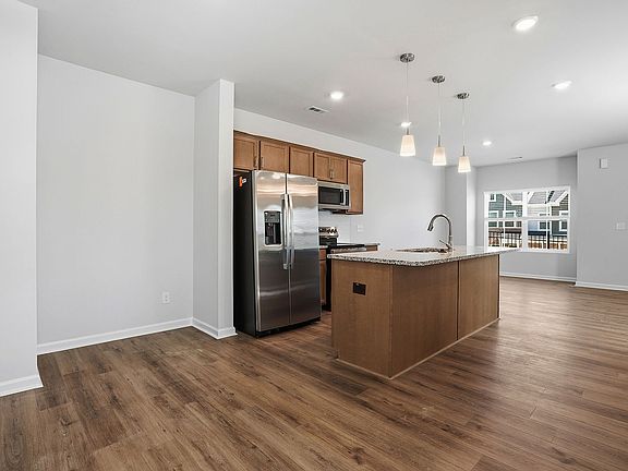 5th image of 149 Blue Melody Ave