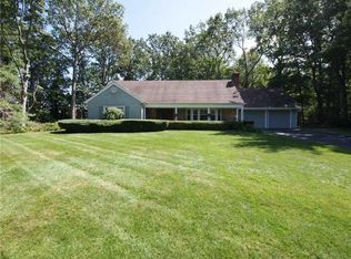 14 Franklin Ave, East Setauket, NY 11733