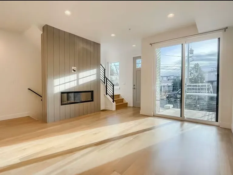 5469 S Curtice St #H — Photo 1