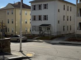 218 Vernon St, Worcester, MA