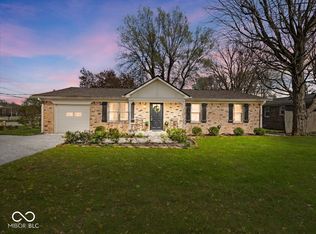 390 Lakeview Dr, Noblesville, IN 46060