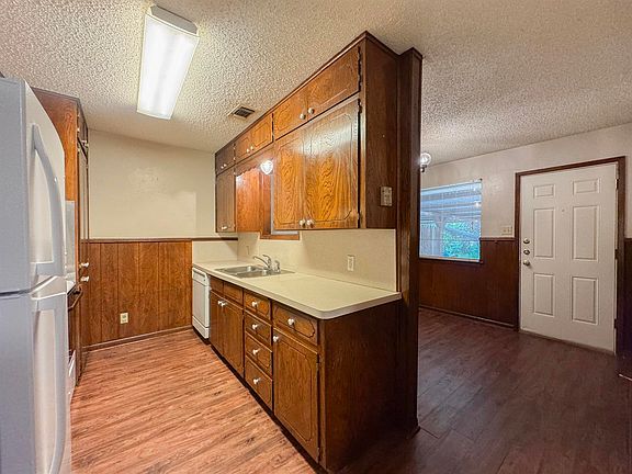 2nd image of 3717 E Ivanhoe Dr