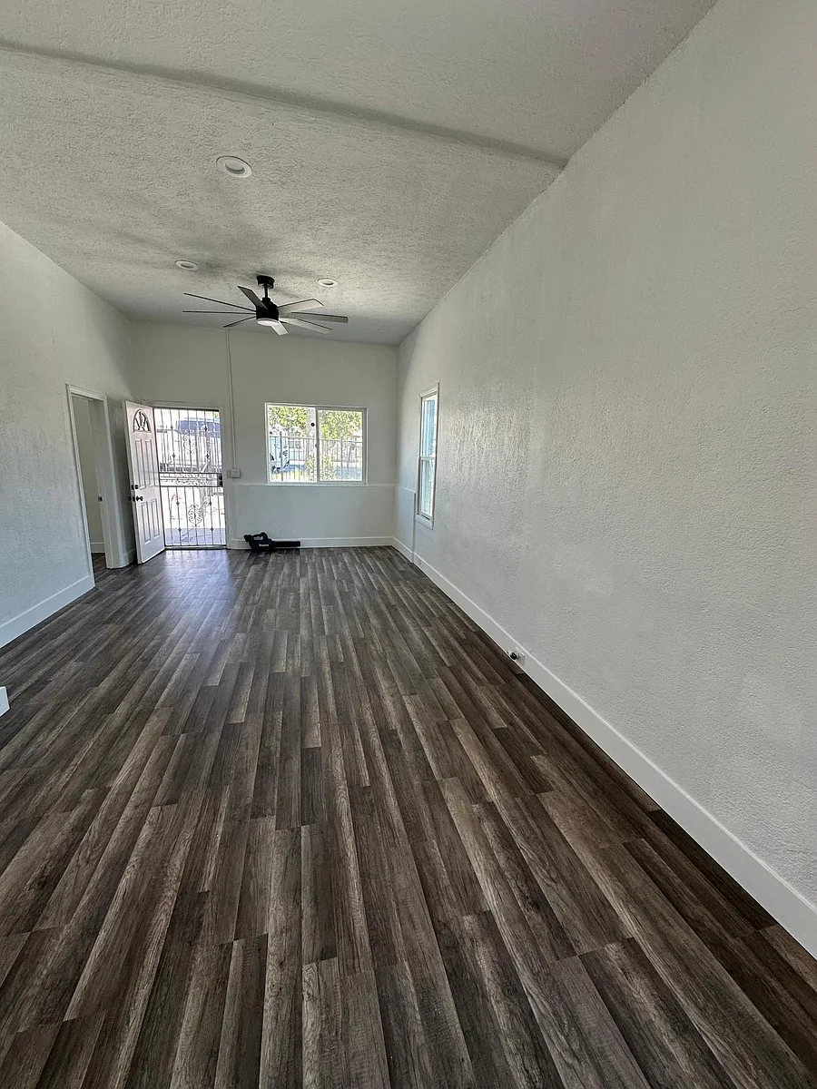 Building Photo - 440 W Valley Blvd #1/2