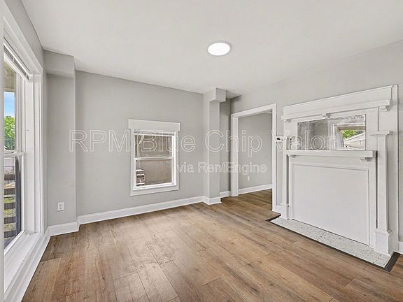 4th image of 1710 Lawn Ave