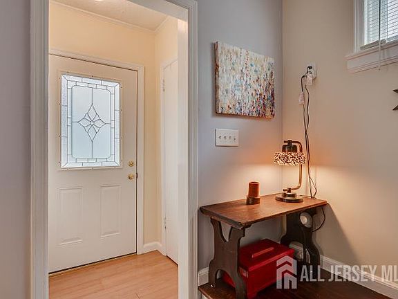 3rd image of 317 Ainsworth St