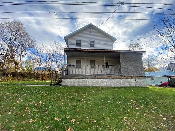 2 bed, 1.0 bath, 900 sqft, $900 — Photo 1