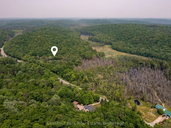 2212 Aspdin Rd, Huntsville, ON P0B 1M0