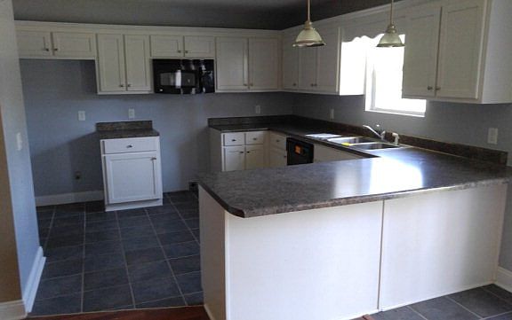 4th image of 208 Jackson Ave NE