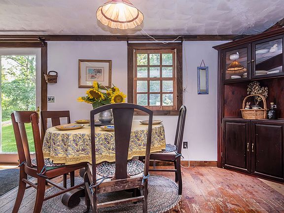5th image of 78 Peters Lane