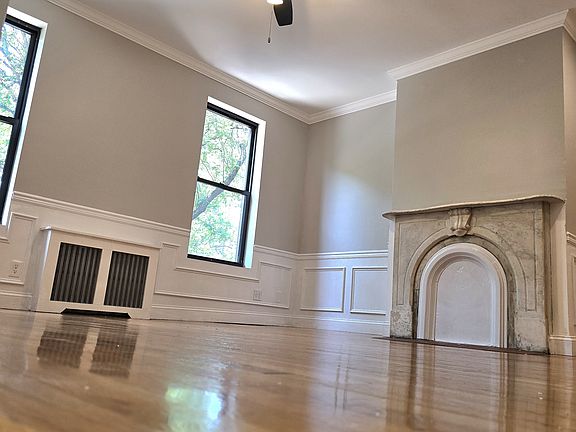 3rd image of 75 Clermont Ave #2