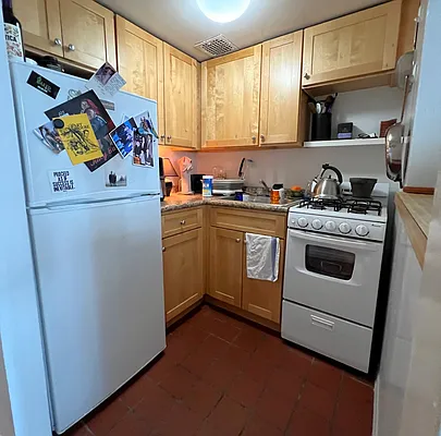 Rented by City Connections Realty | media 8