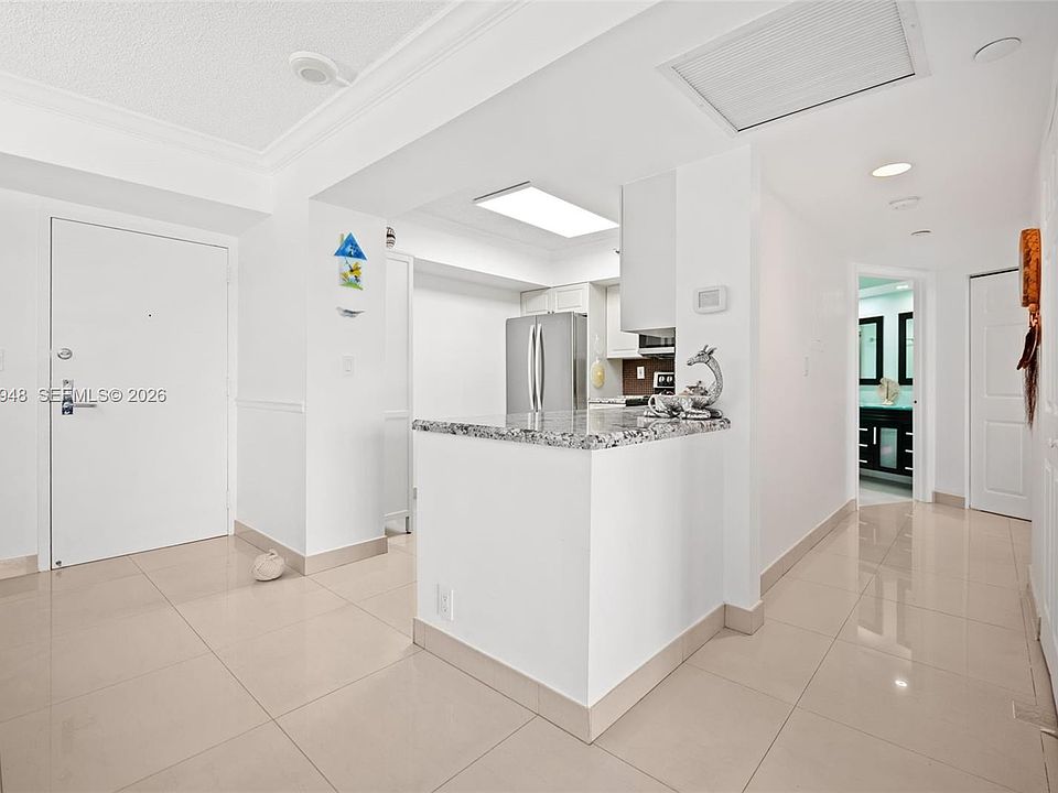 1st image of 19101 NE 36th Ct APT 504