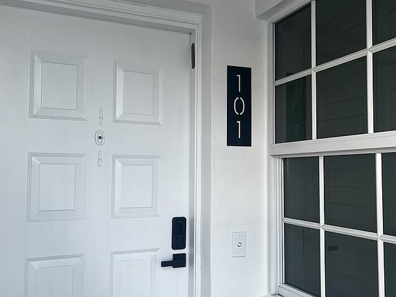 4th image of 300 John F Kennedy Dr APT 101