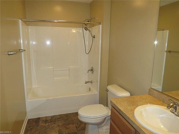 4th image of 6744 Bayside Dr