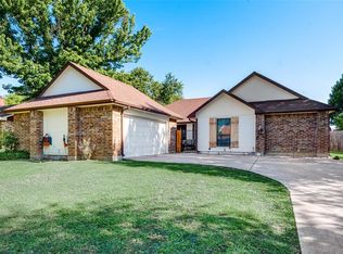 9932 Plainfield Dr, Fort Worth, TX 76108
