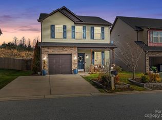 82 N River Rd, Fletcher, NC 28732