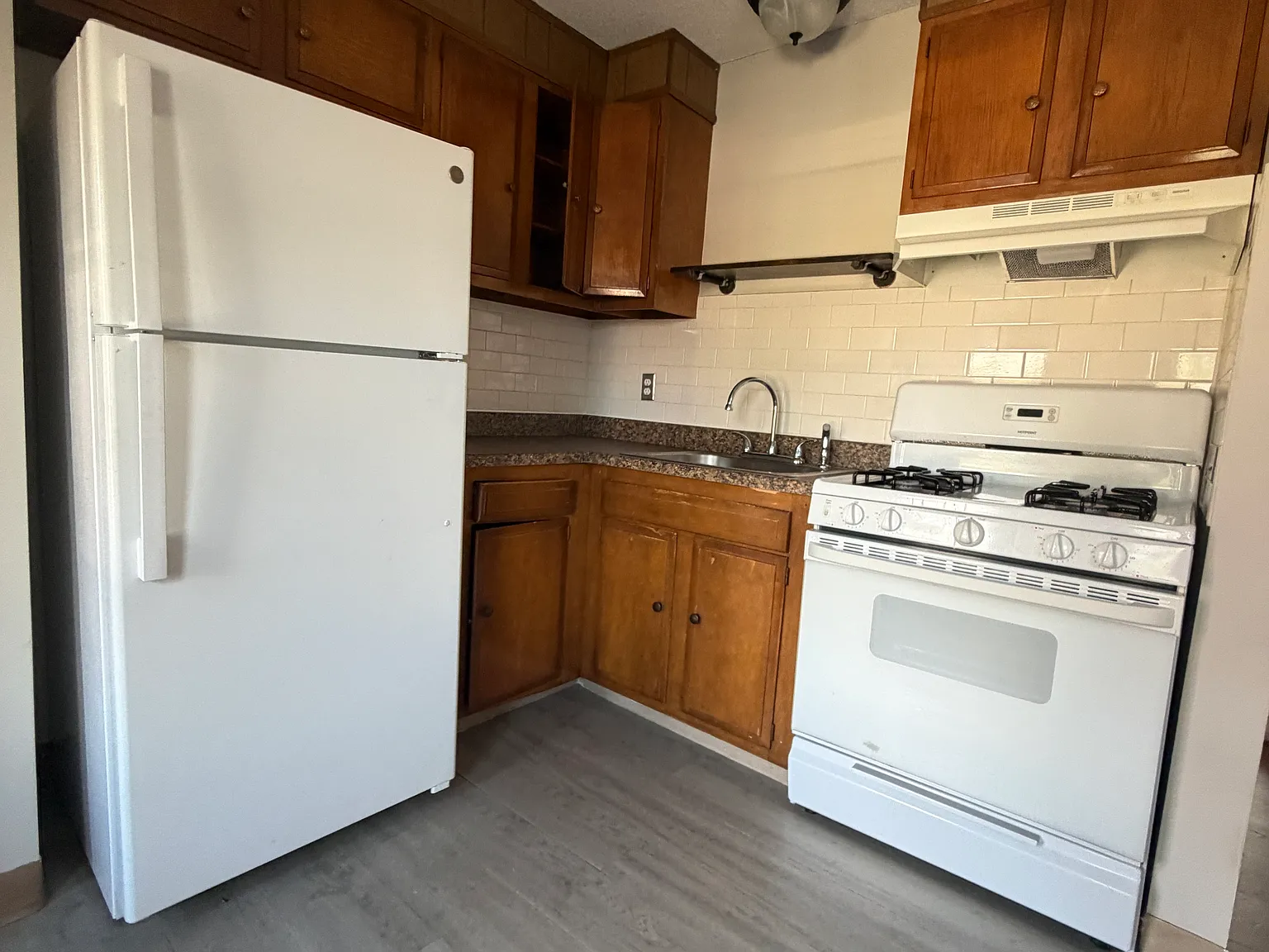 1 bed, 1100 sqft, $1,575 — Photo 3