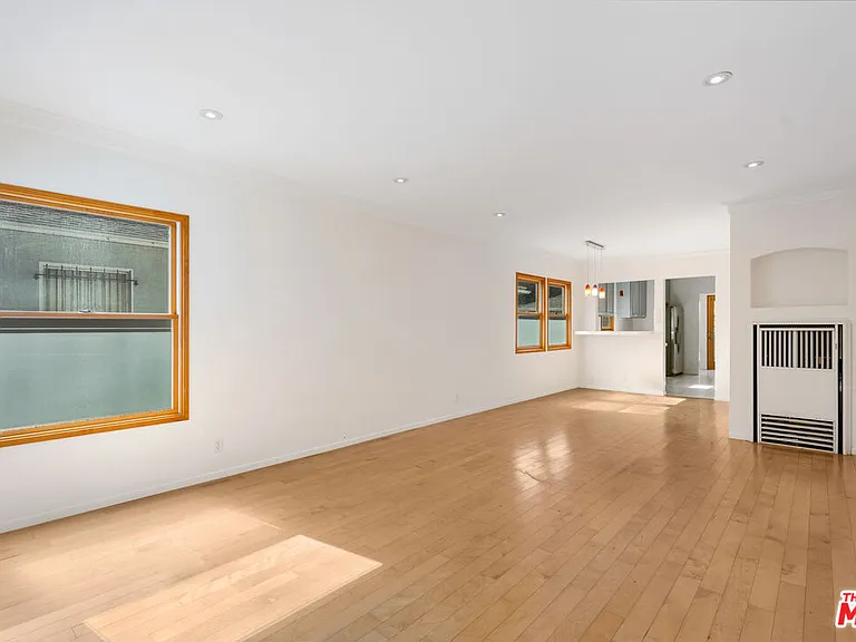 2631 Thurman Ave — Photo 4
