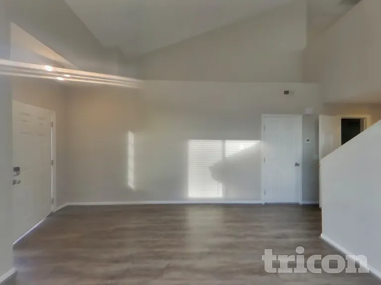 7727 Barn Owl Dr — Photo 2