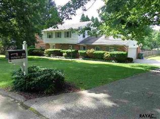 80 W Brook Cir, York, PA 17403