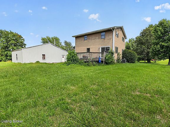 3rd image of 395 Hicks Rd