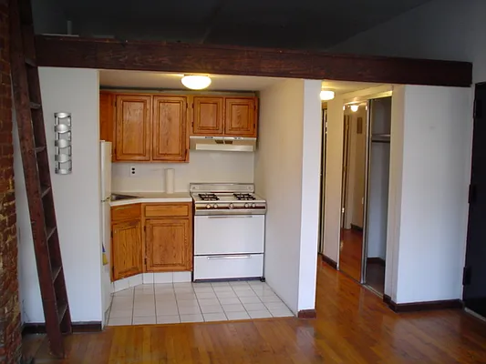 Rented by Chartwell Manhattan Realty | media 3