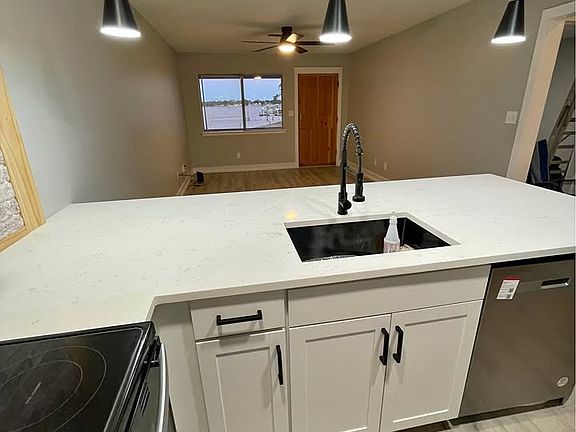 5th image of 726 Eglin Pkwy NE #D8