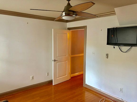 Bedroom, unfurnished