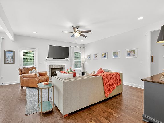 4th image of 816 Tanager Pl