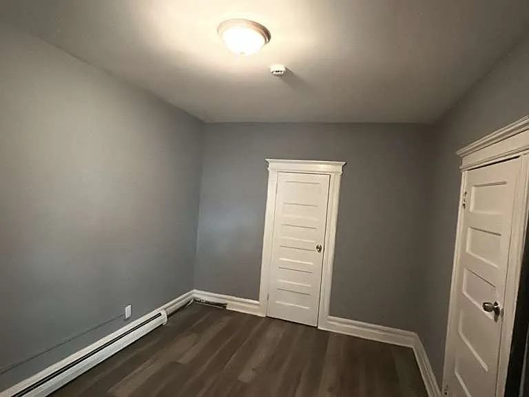 21 Alexander St — Photo 1