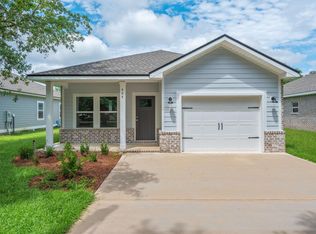 404 Four Mile Rd, Freeport, FL 32439