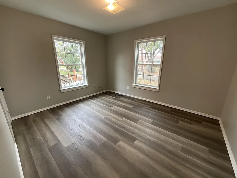 405 Beard St — Photo 5