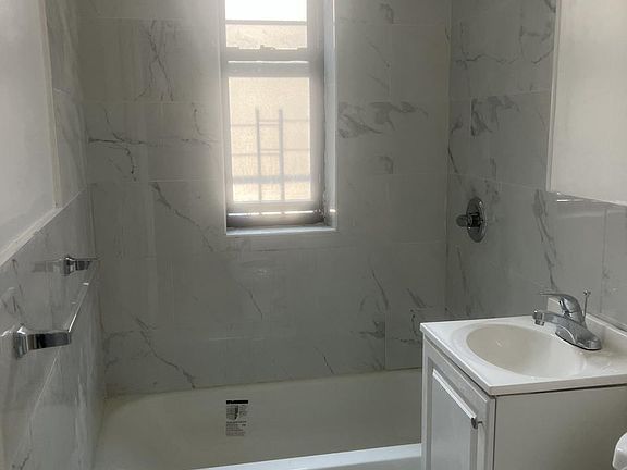 5th image of 2415 Davidson Ave #D8