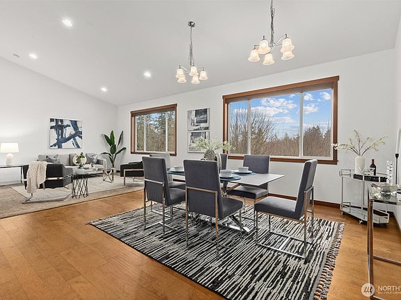 4th image of 1226 140th Street NE