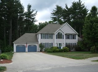 4 Hummingbird Ln, Hudson, NH 03051