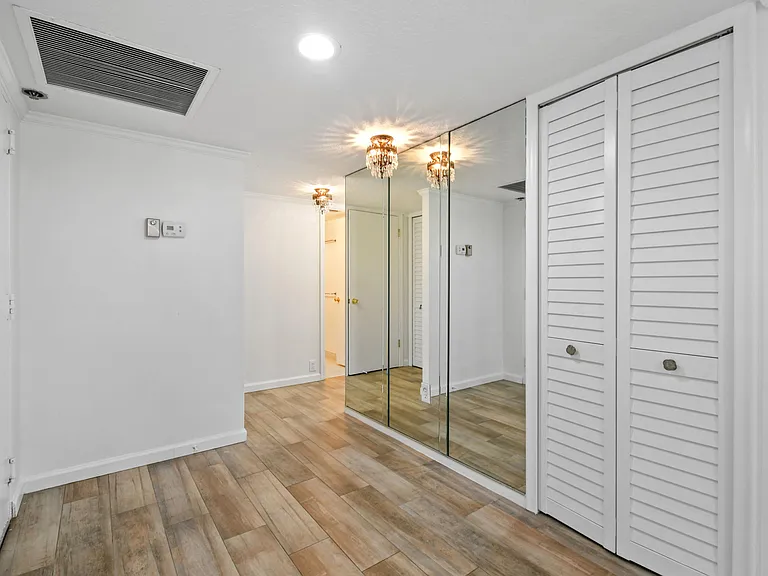 4200 N Ocean Dr #1 — Photo 13