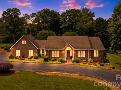 3650 Foxboro Ln NE, Hickory, NC, 28601
