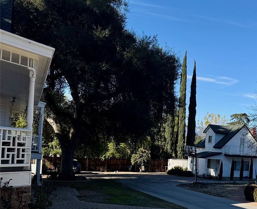 2nd image of 654 W Highland Ave