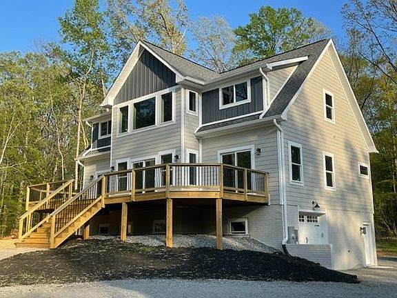 2nd image of 19 Lighthouse Dr