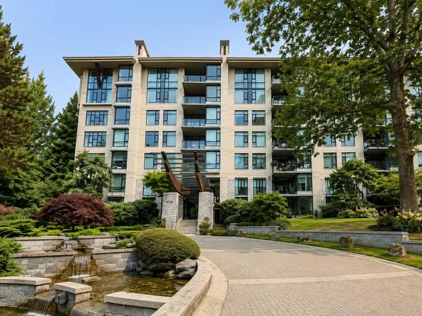4759 Valley Dr #401, Vancouver, BC V6J 4B7