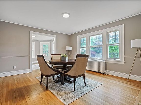 5th image of 104 Harvard Dr