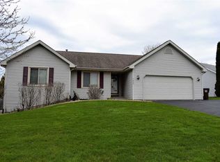 7688 Hawks View Dr, Machesney Park, IL 61115