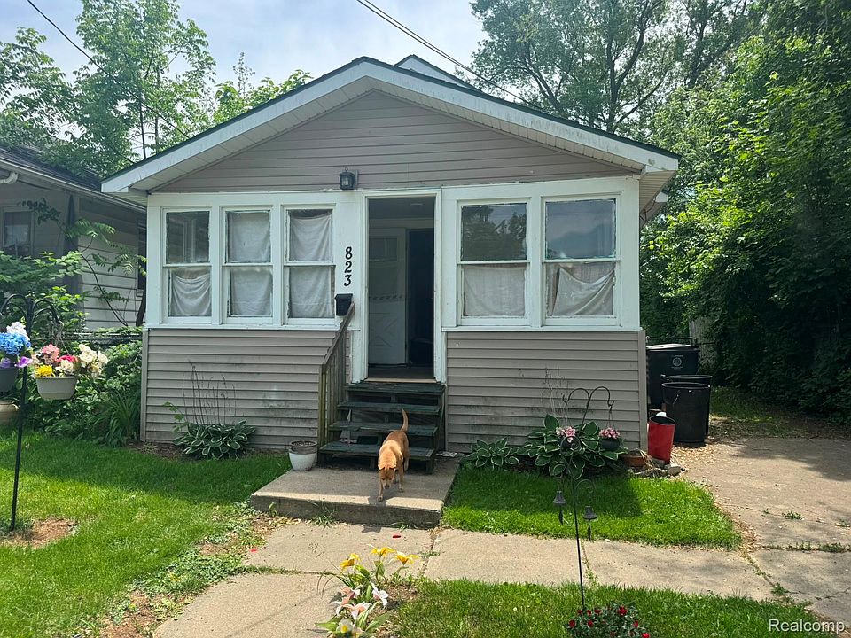 1st image of 823 Remington Ave