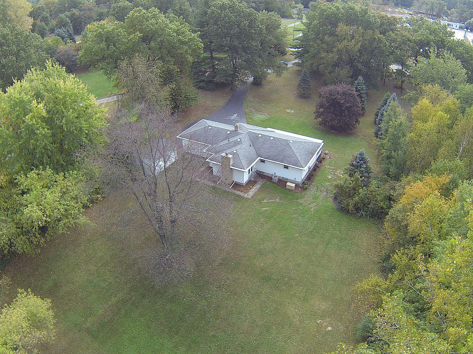 2nd image of 1610 W Clarkston Rd