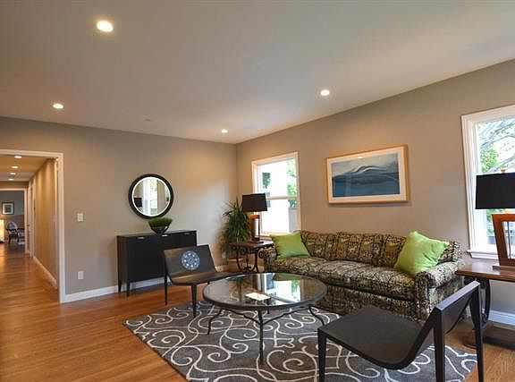 3rd image of 504 Barneson Ave