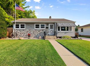 2542 Pinehurst Ave, Racine, WI 53403