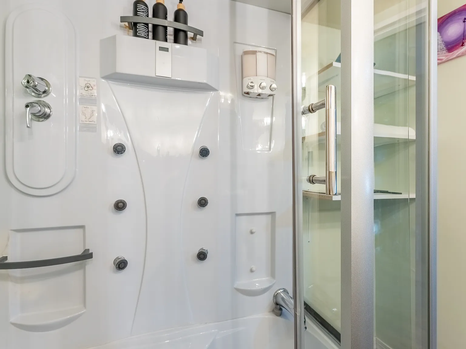 2 bed, 1.5 bath, 1824 sqft, $2,400 — Photo 1
